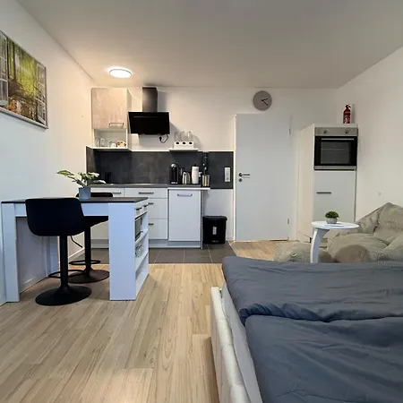 Modernes Mit Parkplatz Apartment