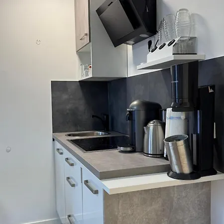 Modernes Mit Parkplatz