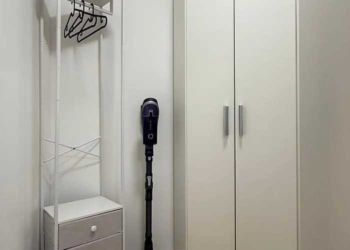 Modernes Mit Parkplatz